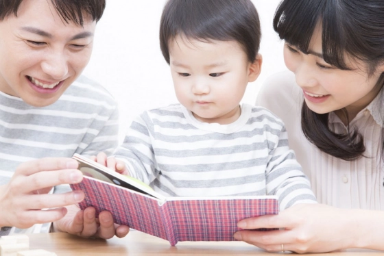 <br />
<b>Notice</b>:  Undefined property: stdClass::$name in <b>/home/dinhti/domains/dinhtibooks.com.vn/public_html/modules/news/views/home/carousel_all.php</b> on line <b>10</b><br />
