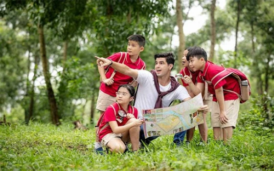 <br />
<b>Notice</b>:  Undefined property: stdClass::$name in <b>/home/dinhti/domains/dinhtibooks.com.vn/public_html/modules/news/views/home/carousel_all.php</b> on line <b>10</b><br />

