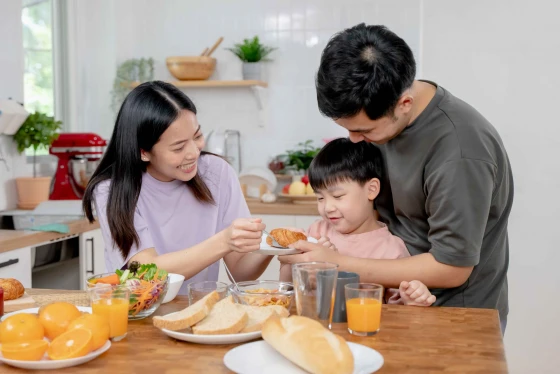 <br />
<b>Notice</b>:  Undefined property: stdClass::$name in <b>/home/dinhti/domains/dinhtibooks.com.vn/public_html/modules/news/views/home/carousel_all.php</b> on line <b>10</b><br />
