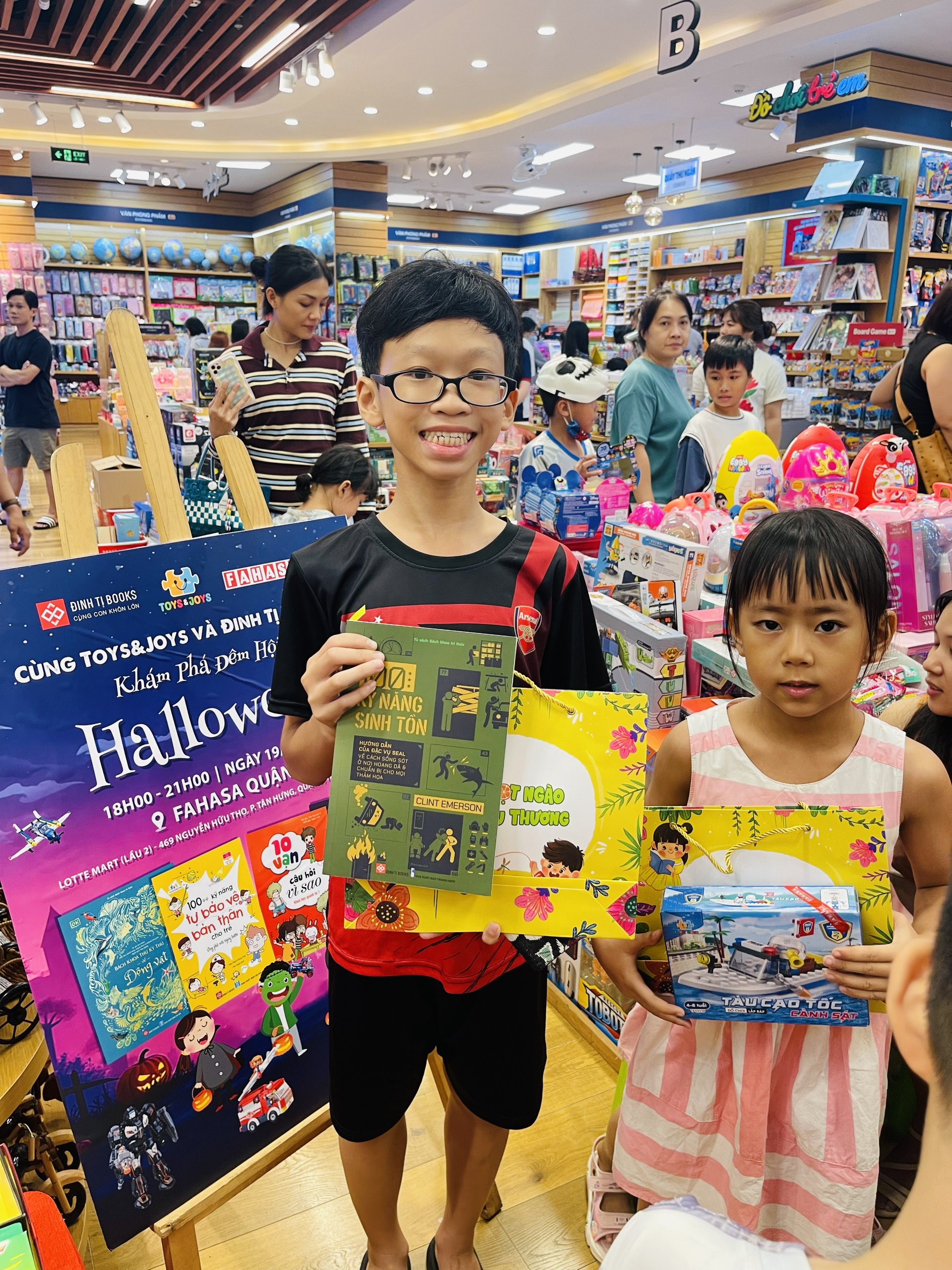 Workshop Cùng Đinh Tị Books Và Toys&Joys - Khám Phá Đêm Hội Halloween | Nhà Sách Fahasa Quận 7