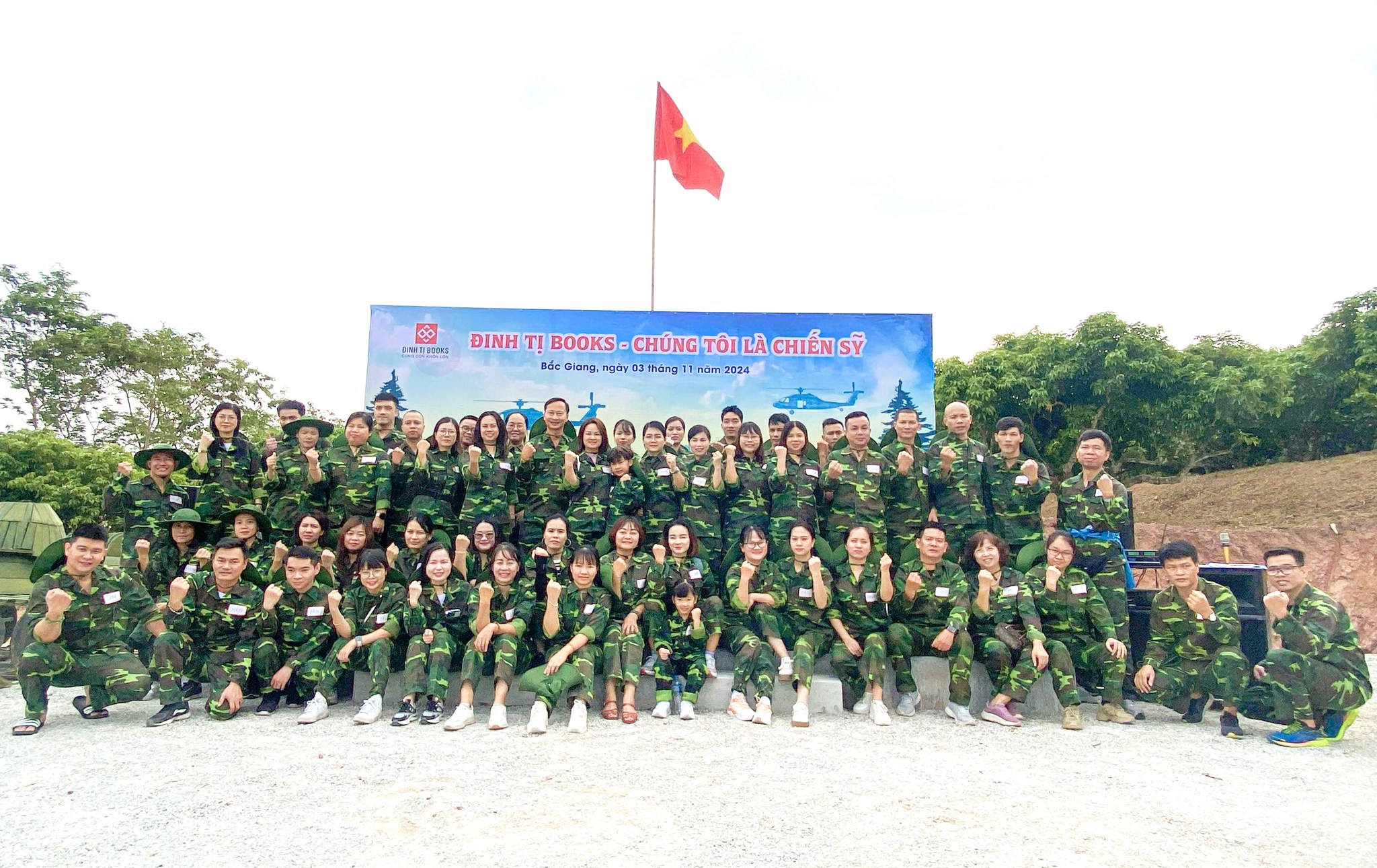 Hành Trình Tinh Thần Chiến Sĩ: Chuyến Team Building Đặc Biệt Của Đinh Tị Books tại Hồ Bầu Tiên, Bắc Giang