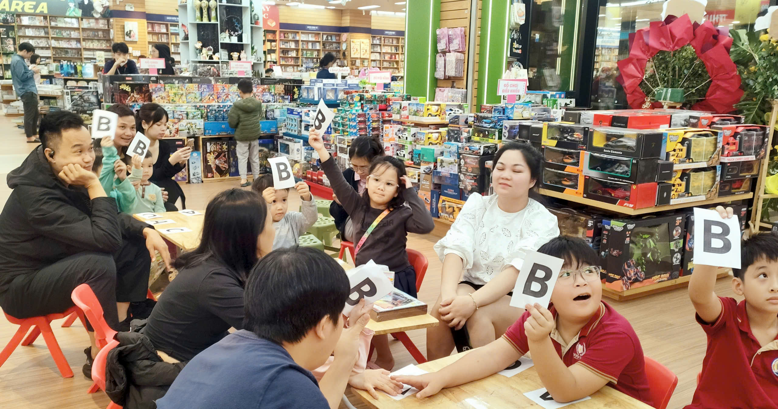 WORKSHOP CÙNG SÁCH KHÁM PHÁ HALLOWEEN KỲ THÚ | ĐINH TỊ BOOKS & NHÀ SÁCH FAHASA VẠN PHÚC